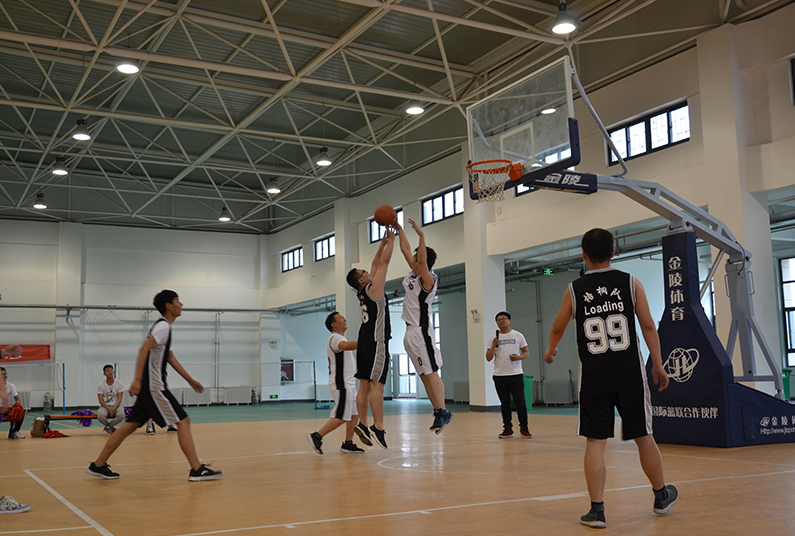 运动会篮球赛