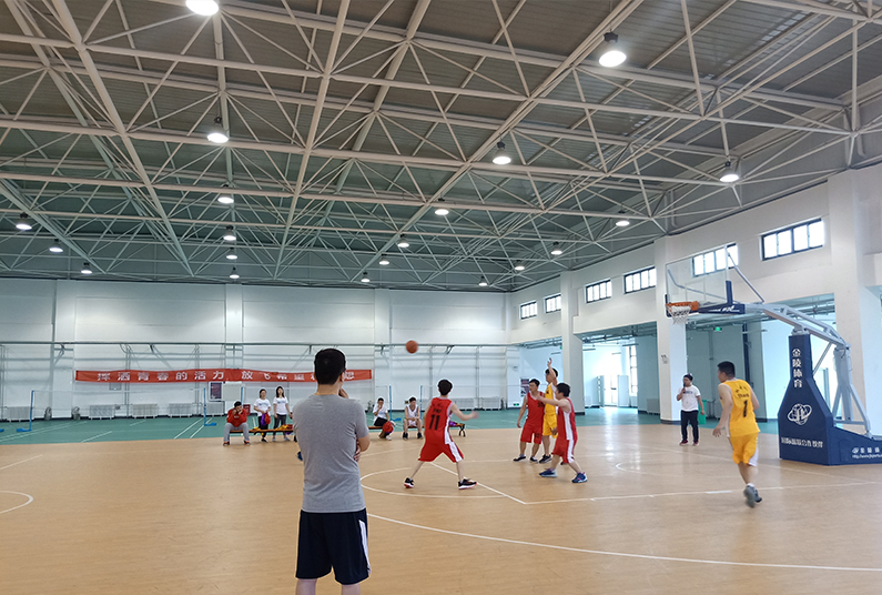 篮球赛巅峰对决